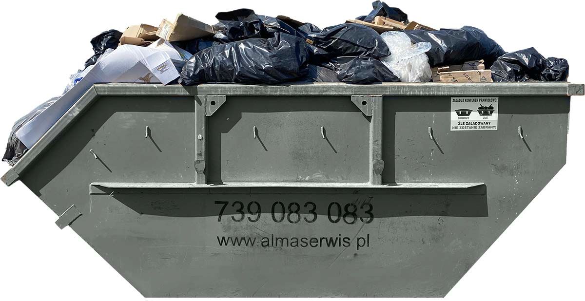 Szary kontener z numerem 739 083 083 wypełniony workami z odpadami